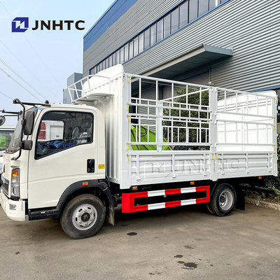 Sinotruk HOWO 4x2ライト棒の貨物キャリアのトラック