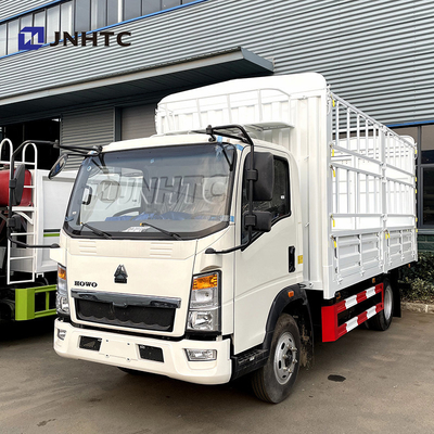 Sinotruk HOWO 4x2ライト棒の貨物キャリアのトラック