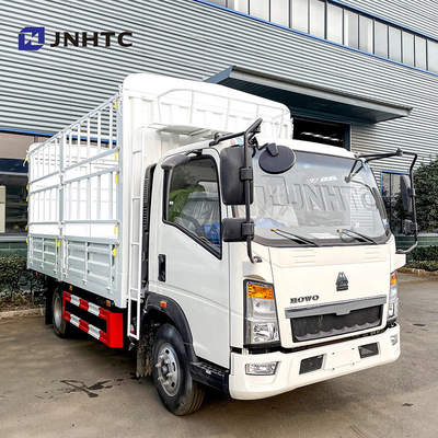 Sinotruk HOWO 4x2ライト棒の貨物キャリアのトラック