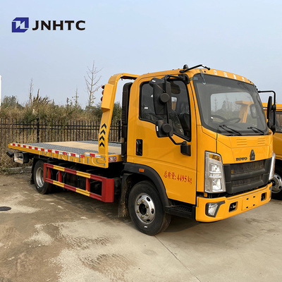Sinotruk HOWO 4x2 5TONの軽量コマーシャルは平面レッカー車のレッカー車をトラックで運ぶ