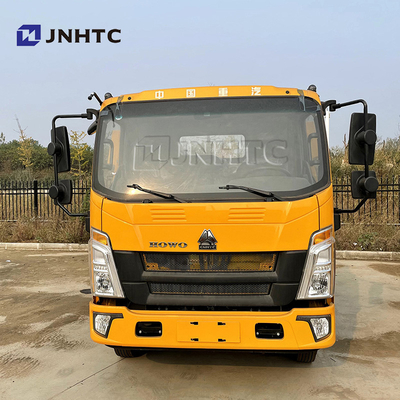 Sinotruk HOWO 4x2 5TONの軽量コマーシャルは平面レッカー車のレッカー車をトラックで運ぶ