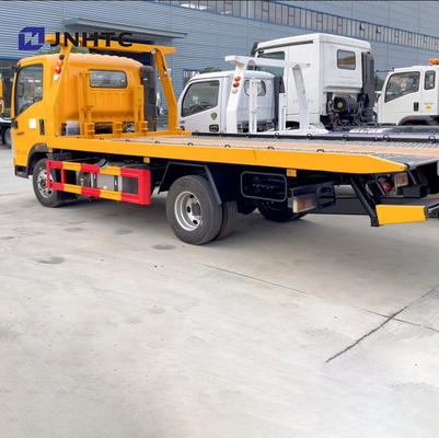 HOWO 4x2 5-10TONの軽量コマーシャルは平面貨物レッカー車をトラックで運ぶ