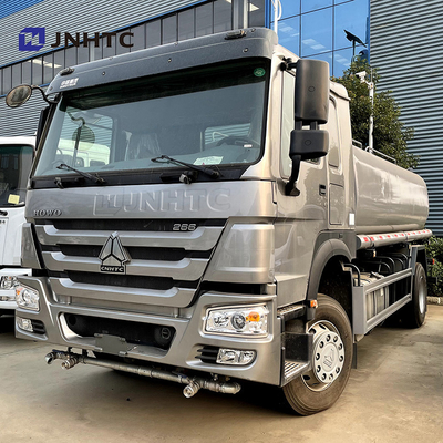 Howo 4x2 15のトン8-12cbmの給水車水スプリンクラーのトラック
