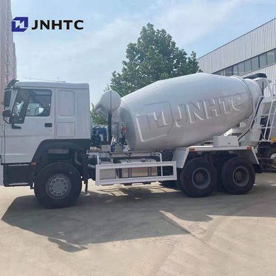 10cbm容量のSinotruk HOWO 6X4のトラックミキサのトラック
