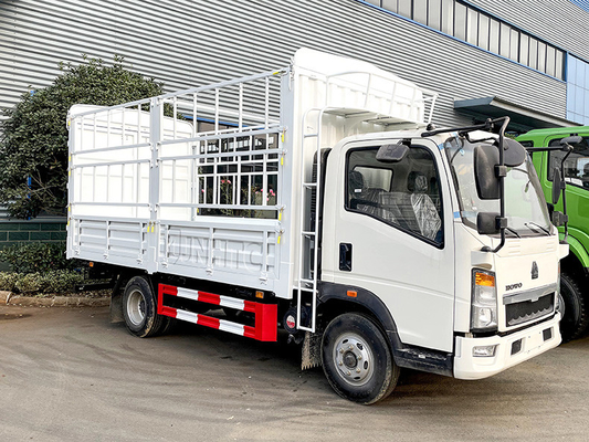 Sinotruk Howo 4x2の軽量コマーシャルは軽い貨物トラックの棒5-10Tをトラックで運ぶ