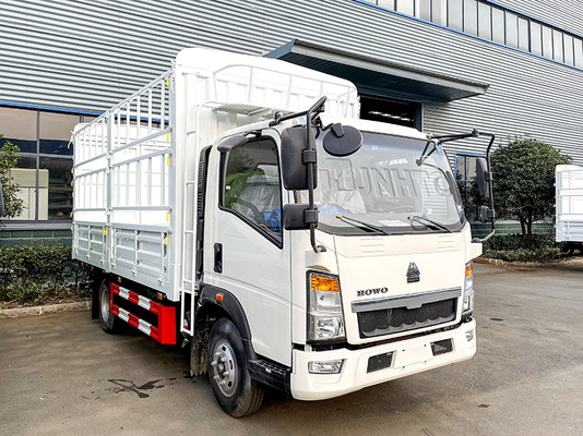 Sinotruk Howo 4x2の軽量コマーシャルは軽い貨物トラックの棒5-10Tをトラックで運ぶ