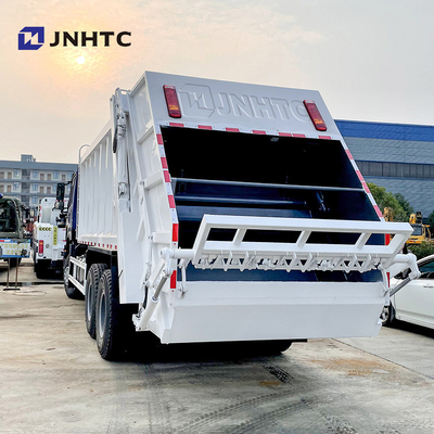 15m3 Sinotruk Howo 6x4 10の車輪の廃物のコンパクターのトラックの掛かるバケツ