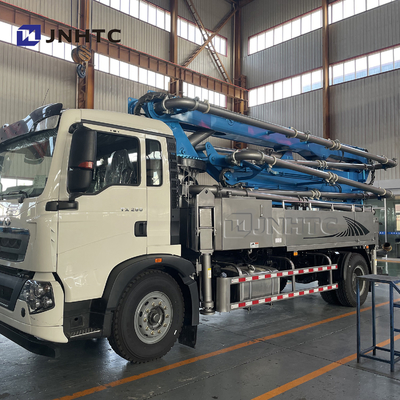 HOWO 37Mの6x4シャーシのコンクリート ポンプ トラックのディーゼル機関
