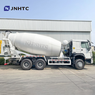 Sinotruk HOWO 9m3のトラックミキサのトラックのディーゼル機関