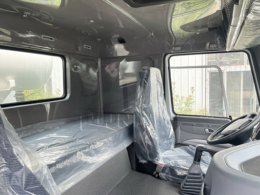 10車輪のSinotruk HOWO 9m3のトラックミキサのトラック
