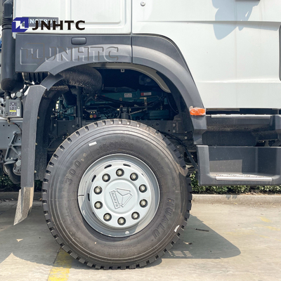 LHD Sinotruk HOWO 9m3のトラックミキサ車10の車輪