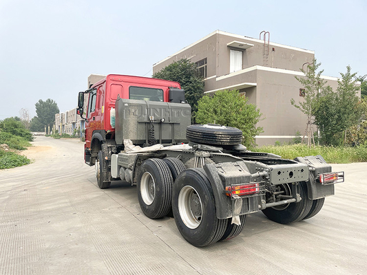 Sinotruk Howo 6x4 371の索引車のトラック10の車輪のトラクター