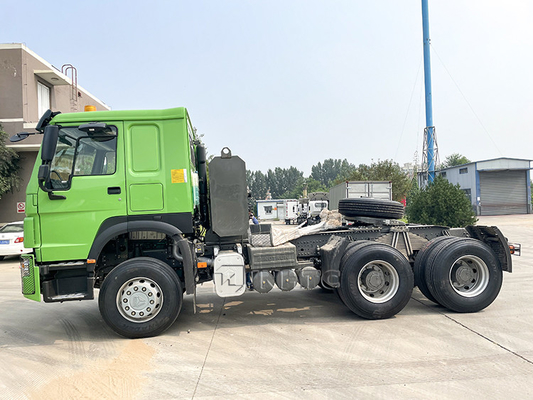 Euro2 LHD Sinotruk Howo 10は50トン371馬力トレーラー トラックのトラックを動かす