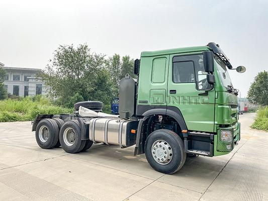 Sinotruk 371hpの索引車の上昇トラック6x4 Howoのトラックのトラクターの頭部