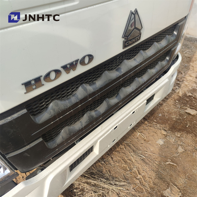 SINOTRUK HOWO LHD Box TruckヴァンCargo Truck 116hp 6トンの
