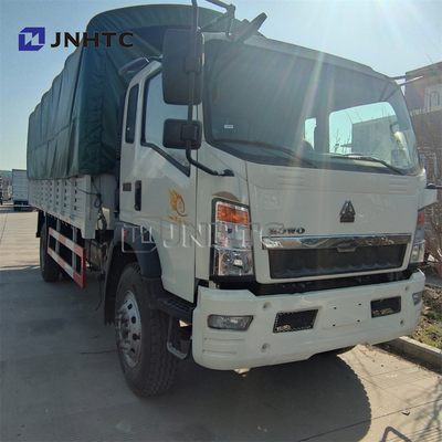 SINOTRUK HOWOの座席との軍のトラック4X4 6X6 8X8の兵士の輸送