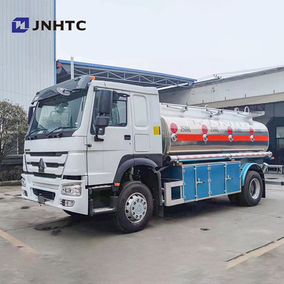 6つの車輪のアルミ合金のSinotruk Howoのタンク車 ディスペンサーとの10000リットル