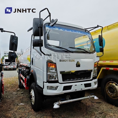 NEW HOWO 軽水トラック 4x2 5000リットル 5トンの水輸送タンカー トラック価格