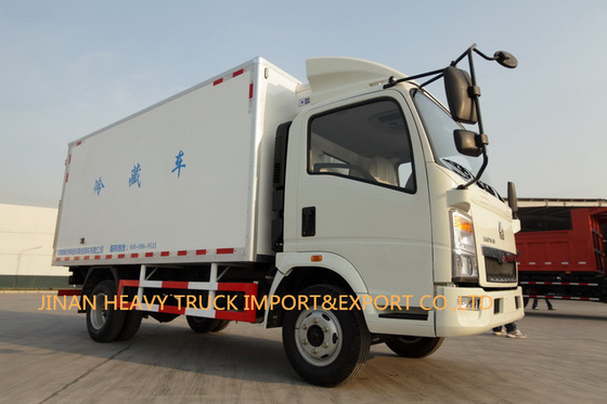 Howo 4X2の軽量冷蔵トラック60000kg 5トンの7トン